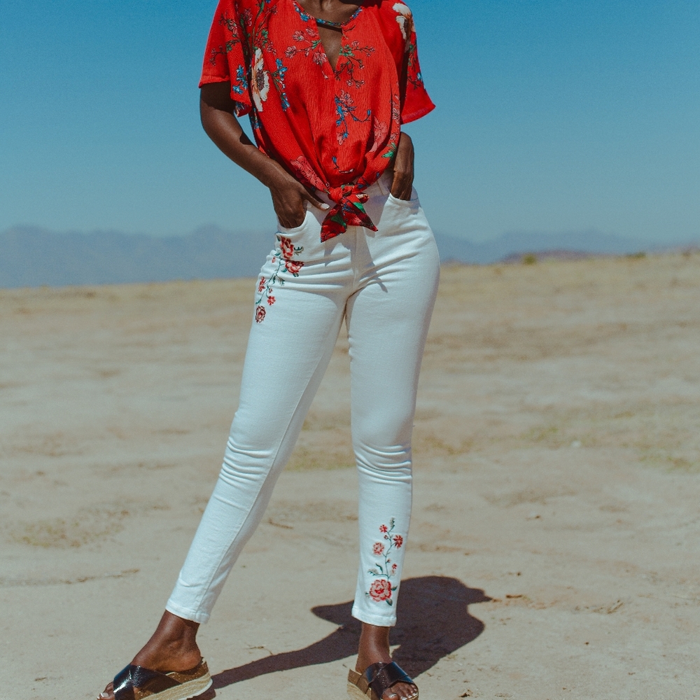 BRAND NEW! Embroidered Stretch Jeans